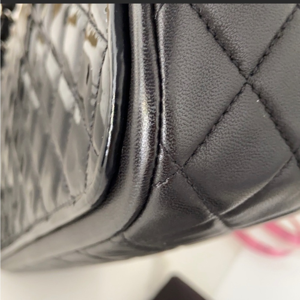 Classic Twist Chanel Bag - Picture 7 of 8